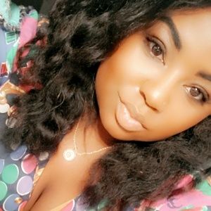 Meet your Posher, Brittney